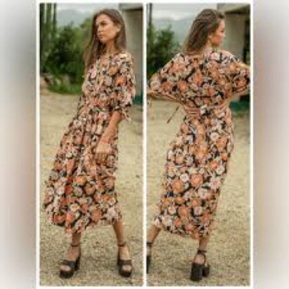 bohme Dresses & Skirts - Bohme Kinsley Floral Short Sleeve Midi Dress Size S